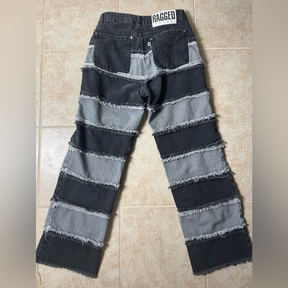 The Ragged Priest - Women's
Infringement Charcoal Black Straight Jeans Size 28 - Picture 5 of 10